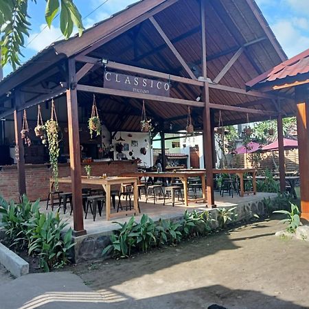 Classico Italiano Bed & Breakfast Gili Air Bagian luar foto